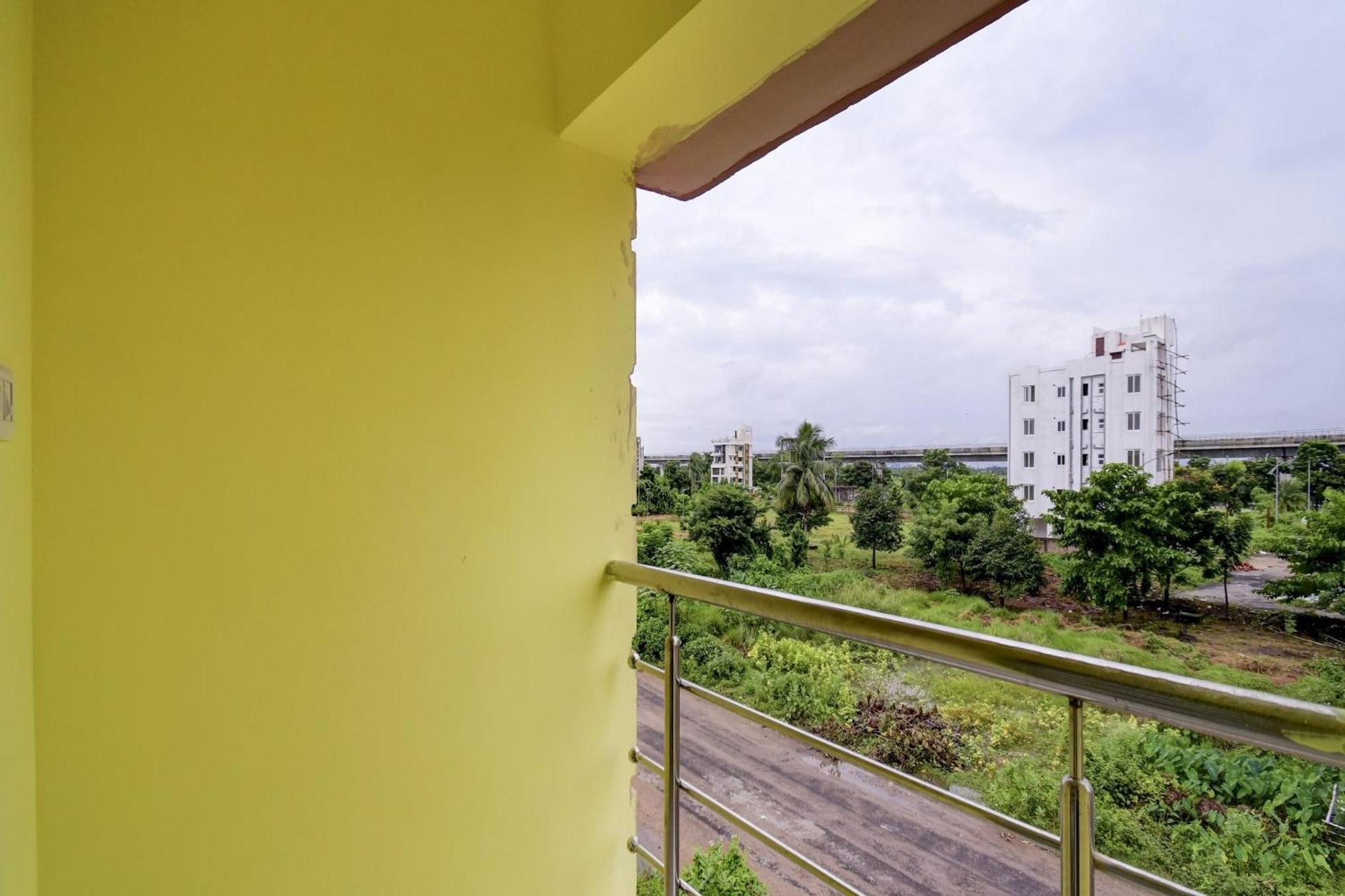 Super Hotel O 4 Friends Kolkata Exterior photo